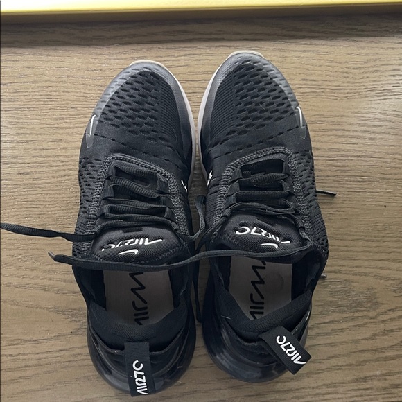 Women’s Nike Air Max 270 - Picture 4 of 5